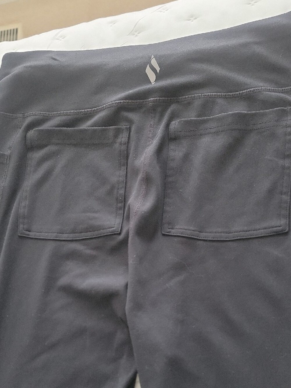 Skechers Go Walk Women’s Black  Active Pants Cropped, L - Picture 4 of 5